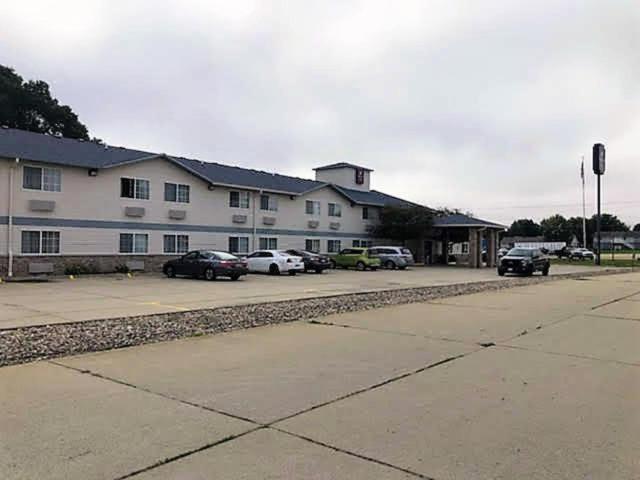 Regency Inn Geneseo Il I-80 Екстер'єр фото